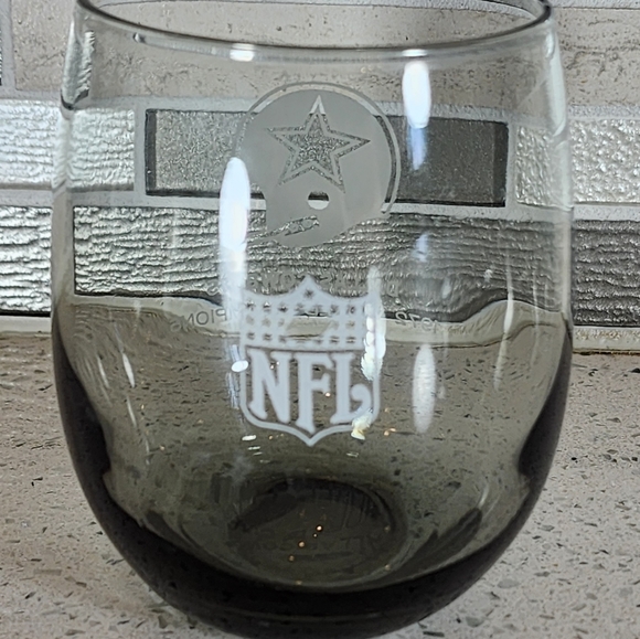 Pair of Vintage Dallas Cowboys NFL 1972 World Champs Glass 4.5" Tall Smoke - Picture 2 of 5